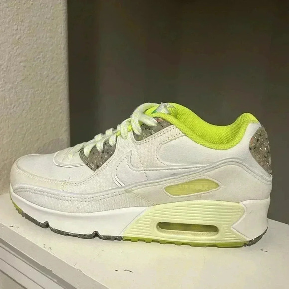 Big Kids' Nike DH1989-001 Air Max 90 Exeter Edition Size 6Y - Picture 4 of 10